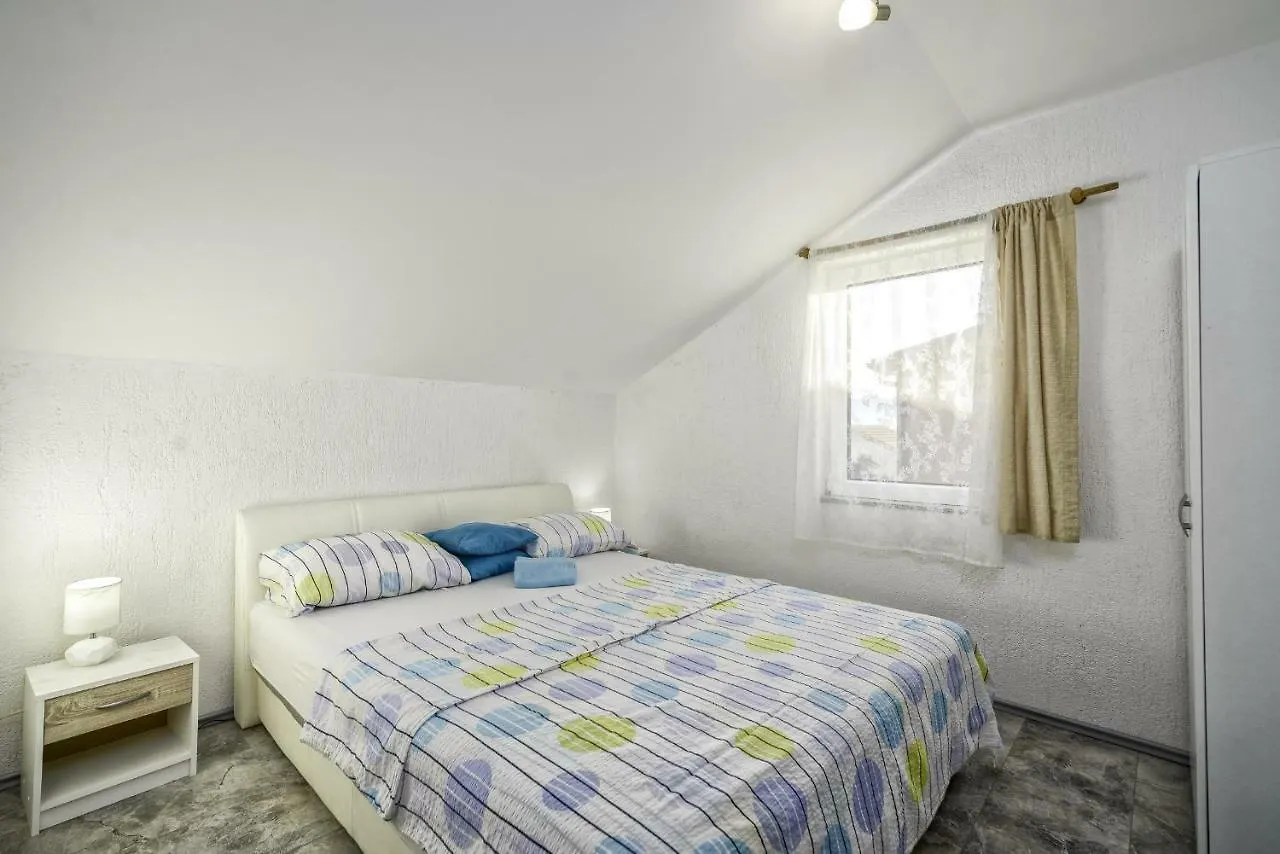 Apartments Marko Vir