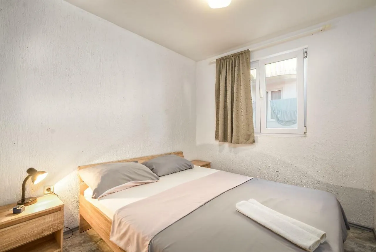 Apartments Marko Vir