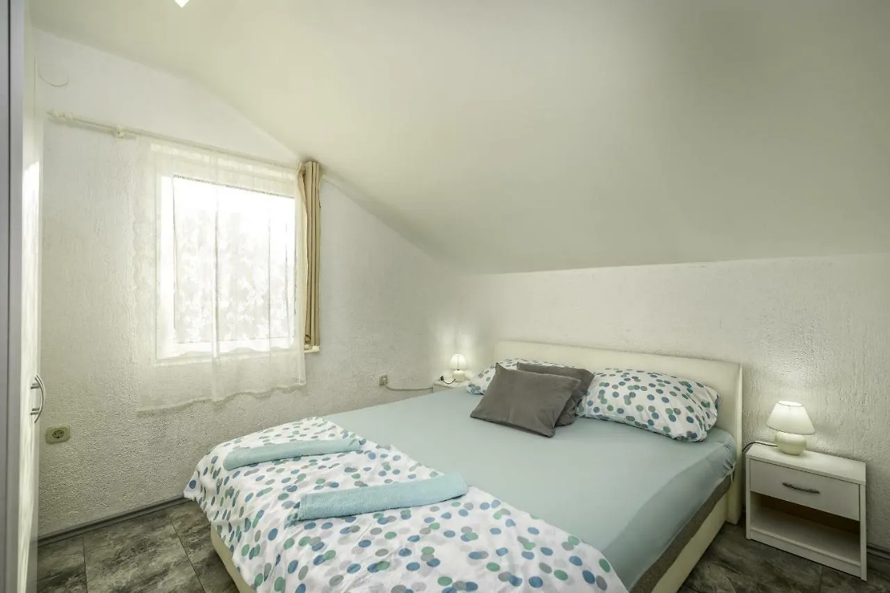 Apartments Marko Vir